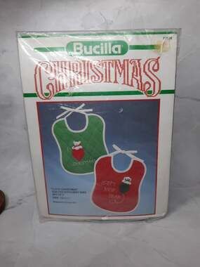 Vintage Bucilla Christmas Quilted Stitchery Bibs Kit Set of 2 I love Christmas
